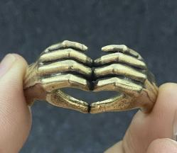 Pirinç Kalp El Figürü – Dekoratif Mini Biblo