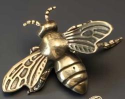 Pirinç Arı Figürü – Mini Dekoratif Biblo