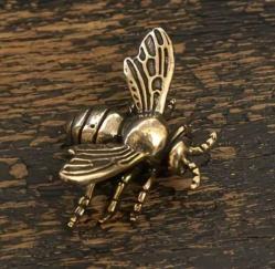 Pirinç Arı Figürü – Mini Dekoratif Biblo