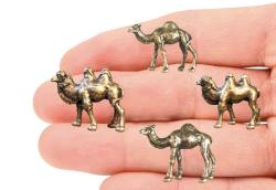 4’lü Pirinç Deve Figürü Seti – Mini Dekoratif Biblo