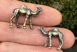 4’lü Pirinç Deve Figürü Seti – Mini Dekoratif Biblo