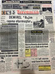 TERCÜMAN GAZETESİ - DOĞUM GÜNÜ HEDİYESİ (TURKISH NEWSPAPPER) - 6 EKİM 1975 - SADECE TEK YAPRAKTIR -Demirel-Rauf Tamer-Ahmet Kabaklı-Prof.Dr.Beynun Akyavaş-Necip Fazıl Kısakürek-İd Amin-DEMİREL Rejim rayına oturmuştur-Liderler Bayram mesajı yayınladı-Bayram ve Seçim-Karamanlis kabinesinde büyük bir temizlik yapıyor-Ulaştırma Bakanlığı yüksek öğretimde kapasite artışına büyük destek olacak-T C 111 hafif ulaştırma uçağı Kayseri de yapılacak-Hirohito yu öldürmek isteyen iki Çinli tutuklandı-Çocuklara daha çok bayram-Dam üstünde saksağan-Serseri Kurşun-Gün Işığında-Sözün Kısası-3 Sual 3 Cevap-Yıldızınız ne diyor-Saatli Maarif Duvar Takvimi-Güneş Deterjanı-Tercüman-Halk a ve olaylara Tercüman-Bayram ilavemizi bugün isteyiniz - İdil Koleksiyon