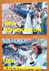 TÜRKİYE CUMHURİYETİ ESKİ BAŞBAKANI TANSU ÇİLLER'İN ORİJİNAL 2'Lİ FOTOĞRAF SETİ - 12,5 x 8,5 cm EBADINDA - TANSU ÇİLLER'İN 1997'DEKİ EGE GEZİSİ YAPTIĞI SÜREÇTE BODRUM'DA ELİNDE ''CANSES'' MİKROFONUYLA HALKA YAPTIĞI KONUŞMA ANLARINDA ÇEKİLMİŞ NET KALİTEDE 2 FARKLI FOTOĞRAF... ÖZEL ARŞİV!