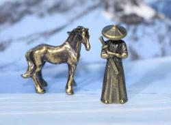 2’li Pirinç Şövalye ve At Figürü Seti – Mini Dekoratif Biblo