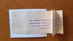 ÖMÜR GÖKSEL'İN ORİJİNAL 2'Lİ FOTOĞRAF SETİ - 12 x 9 cm EBADINDA - ÖMÜR GÖKSEL, EŞİ HÜLYA GÖKSEL İLE YÜZME HAVUZUNA ATLARKEN ve YÜZERKEN ÇEKİLMİŞ 2 FARKLI KARE