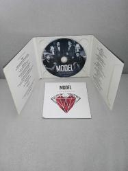 Cd Model Levla'nın hikayesi. Levhanın hikayesi. Orijinal. kitapçıklı. Digipack, kitapçık ve Disk 10 üzerinden 9 sorunsuz çalışıyor koleksiyonluk