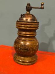 LOT.18 » Antika Ahşap Değirmen