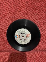 GÜLDEN KARABÖCEK - AHU GÖZLÜM ARTIK SORMA BENİ - 45LİK PLAK