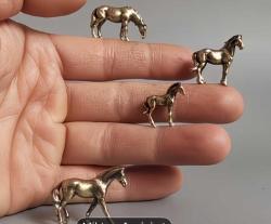 4’lü Pirinç Mini At Figürü Seti – Dekoratif Koleksiyonluk Biblo