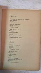 TÜRK DİLİ, AYLIK DİL VE YAZIN DERGİSİ - AĞUSTOS 1979 SAYI: 335 ADNAN BİNYAZAR - BİLGİN ADALI - BEHÇET NECATİGİL - DİMİTRİS KRANİS - HANS MAGNUS ENZENSBERGER - AHMET YORULMAZ - ÜLKER İNCE - YUSUF ALPER - NECATİ CUMALI - OSMAN SERHAT ERKEKLİ - HİKMET DİZDAROĞLU - YUNUS KORAY - TALİP APAYDIN - MEHMET GÜLER - METİN ELOĞLU - HALİL ŞAHAN - NURER UĞURLU - MEHMET EMİN LEBE - SELÇUK YÖNEL - RUŞEN HAKKI - ALİ YÜCE - NECATİ GÜNGÖR - NİJAT ÖZÖN  YAZILAR - SANATTA YARATICILIK - YİTİK DİLİ ARARKEN - “ESKİ TÜRK EDEBİYATI METİNLERİ” ÜZERİNE ŞİİRLER - ŞİİRLER - BAHAR - BAŞLA - SON SEVİ - SEREZ ÇARŞISINDA - ÇOCUKLARA MEKTUPLAR - NE ZAMAN ÇIKSAM SOKAĞINA - O GÜN - KUM SAATİ BİR ESKİ MASADA YALNIZ - SEVDA YORGUNU ÖYKÜLER - TÜM EVRENİM ÇIN ÇIN - HAVA KORSANLARI SÖZLÜK - BATI KAYNAKLI SÖZCÜKLERE KARŞILIKLAR DEĞİNİLER - ÇİZGİ FİLMLER OKUMAYA İLGİ YARATIYOR MU? KİTAPLAR - BUNCA SORUN VAR  -  TAM TAKIM EKSİKSİZ 60 SAYFA