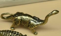 Mini Pirinç Ankylosaurus Dinozor Figürü