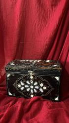 CEVİZ AĞACI PİRİNÇ,SEDEF İŞLEMELİ İŞÇİLİKLİ SANDIK