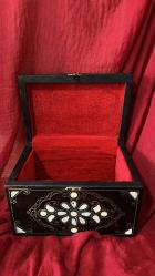 CEVİZ AĞACI PİRİNÇ,SEDEF İŞLEMELİ İŞÇİLİKLİ SANDIK