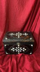 CEVİZ AĞACI PİRİNÇ,SEDEF İŞLEMELİ İŞÇİLİKLİ SANDIK