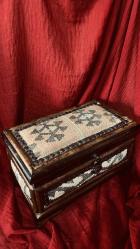 CEVİZ AĞACI YÜN KÜMAŞ DOKULU ESKİ ŞIK SANDIK