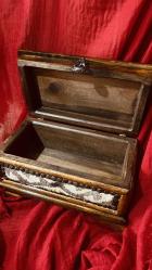 CEVİZ AĞACI YÜN KÜMAŞ DOKULU ESKİ ŞIK SANDIK