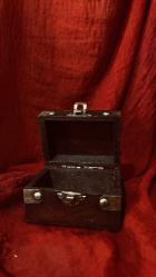 ESKİ ÜRÜN KÜÇÜK BOY İŞLEMELİ SANDIK