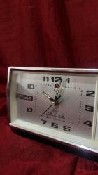 SORUNSUZ METAL MASA SAATİ DERECELİ