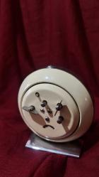 ÇALIŞIR SORUNSUZ METAL MASA SAATİ