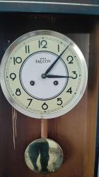 ALMAN MALI FALCON MARKA KURMALI ,SARKAÇLI ,GONGLU ANTİKA DUVAR SAATİ FAAL ÇALIŞIR DURUMDA