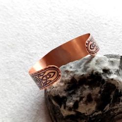 Kelepçe Bakır bilezik , Elyapımıdır, Özel tasarımımdır.Şaman kam davulu ve çift başlı kartal