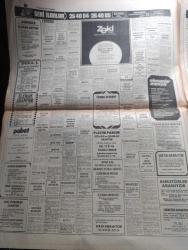 Hürriyet İstanbul Gazetesi - Turkish Newspaper - 14 Temmuz 1977 - Yıldıztepe'deki trafonun patlaması üzerine Kağıthane pompa istasyonu devre dışı kaldı - yüksek semtler yine susuz kaldı - Fatih'te 2,5 milyon liralık çalıntı mücevher ele geçti - Maltepe belediyesi bedava müzik şöleni düzenledi - Sovyet Yugoslav Ve Rumen folklorculer de gösteri yaptı Fotoğrafı - ekmek pazarlığı devam ediyor belediye gramajın düşürülmesini  fırıncılar fiyatın artırılmasını istiyor - Mudanya'ya pazar günleri de vapur seferleri yapılacak - Beşiktaş kulübü Başkanı Gazi Akınal Beşiktaş'ı düşünmekten yemek zamanı bulamıyor Fotoğrafı - Fenerbahçe'de amatörlere Serkan Acar sahip çıktı Fotoğrafı - Beşiktaş'ta menajer Zarenba 37 kalem pirzola yedi Fotoğrafı - danimarkalılar Trabzonspor'dan çekiniyor - Aston Villa yöneticileri Fenerbahçe'yi izleyecek - Ayla Dikmen sevilen 4 parça ile ekranda Fotoğrafı - ekranda tekrar furyası sürerken İzmir TV'si Ramazan için çekim yapıyor fotoğraf - Kung Fu dizisi - radyo programı
