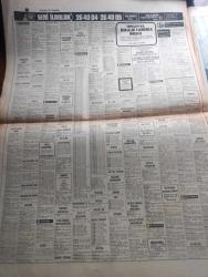 Hürriyet İstanbul Gazetesi - Turkish Newspaper - 14 Temmuz 1977 - Yıldıztepe'deki trafonun patlaması üzerine Kağıthane pompa istasyonu devre dışı kaldı - yüksek semtler yine susuz kaldı - Fatih'te 2,5 milyon liralık çalıntı mücevher ele geçti - Maltepe belediyesi bedava müzik şöleni düzenledi - Sovyet Yugoslav Ve Rumen folklorculer de gösteri yaptı Fotoğrafı - ekmek pazarlığı devam ediyor belediye gramajın düşürülmesini  fırıncılar fiyatın artırılmasını istiyor - Mudanya'ya pazar günleri de vapur seferleri yapılacak - Beşiktaş kulübü Başkanı Gazi Akınal Beşiktaş'ı düşünmekten yemek zamanı bulamıyor Fotoğrafı - Fenerbahçe'de amatörlere Serkan Acar sahip çıktı Fotoğrafı - Beşiktaş'ta menajer Zarenba 37 kalem pirzola yedi Fotoğrafı - danimarkalılar Trabzonspor'dan çekiniyor - Aston Villa yöneticileri Fenerbahçe'yi izleyecek - Ayla Dikmen sevilen 4 parça ile ekranda Fotoğrafı - ekranda tekrar furyası sürerken İzmir TV'si Ramazan için çekim yapıyor fotoğraf - Kung Fu dizisi - radyo programı