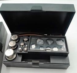 iki kutu rus malı hasas tartı gramı