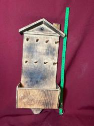 ahşap el yapımı anahtar dolabı