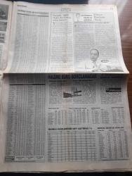 Star Gazetesi - Turkish Newspaper - 23 Ekim 2001 - Aydın Doğan'a borç kıskacı - Ziraat Bankası plajı komik bir olaya imza attı - Nejat Ekrem Basmacı İstanbul Ticaret borsasına tam 16. Kez Başkan seçildi Fotoğrafı - patronlara 500 milyon dolar - patronların duayeni Aydın Bolak resmen iflas etti - Kemal Derviş - Recai Kutan ile Necmettin Erbakan'ın önlerinde kadayıf tabakları Fotoğrafı - derviş'in suçu yazan Kürşat Başar - emekli tümgeneral Osman Özbek Paşa beni yıpratmak istiyorlar - Cumhurbaşkanı Ahmet Necdet Sezer yol gösterdi - Mesut Yılmaz halk bize güvenmiyor - Silivri'de Jandarma Mahmut hoca tarikatına ait Çiftlik evine baskın yaptı fotoğraf - İGDAŞ'ta iki tutuklama - Usame Bin Ladin'in hayali - iyi ki doğdun deprem dede Ahmet Mete Işıkara Fotoğrafı - HADEP ve Türkiyelileşmek yazan Sabahattin Önkibar - Fenerbahçe Bayer Leverkusen şampiyonlar ligi maçı bu akşam saat 21.45'te Star'da Fotoğrafı - Ankara at yarışı bülteni - Beşiktaş Galatasaray derbisinin hakemi Muhittin Boşat