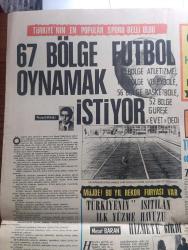 Tercüman İnci Spor Gazetesi - Turkish Newspaper - 5 Nisan 1973 - Türk güreşi İsviçre'de bir ümit ışığı yaktı yazan Ali Gümüş - Üçüncülük bekliyorum diyen Muharrem Atik'in dediği çıktı - boksör Muhammed Ali Clay en kuvvetli yerinden yaralandı Fotoğrafı - Galatasaray Fenerbahçe yarışı devam ediyor her hafta lider değişiyor yazan Kemal Belgin - altın madalya şansı en fazla güreşçimiz Hayri Polat Fotoğrafı - 52 kiloda Gümüş madalya kazanan Ali Rıza Alan Fotoğrafı - hasta doğruldu yazan Necmi Tanyolaç - okuyucu köşesi yöneten Tevfik Ünsi - bütün zamanların en iyi kafa golcüsü Kocsis Fotoğrafı - pistten ilhamlar yazan Neriman Tekil - Türk atletizmi üzerinde oynanan oyun ve saklanan gerçekler yazan Öcal Uluç - tercüman yeni bölge Müdürü Sami Yavrucakla İstanbul'un spor tesislerini karış karış gezdi - Türkiye'nin en popüler sporu belli oldu 67 bölge futbol oynamak istiyor - Türkiye'nin ısıtılan ilk yüzme havuzu hizmete girdi yazan Mesut Baran - Beşiktaşlı kız basketçiler yazan Taylan Uygur