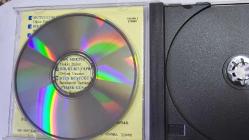 ZERRİN ÖZER, MUTLULUKLAR DİLERİM, ORİJİNAL ALBÜM CD'Sİ. 1989 EMİ BASIM - ÖZEL KOLEKSİYONDAN, ÇOK TEMİZ KONDİSYONDA!