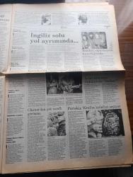 Siyah Beyaz Gazetesi - Turkish Newspaper - 15 Ocak 1996 - bugün Nazım Hikmet'in doğum günü - ANAYOL'a anketli baskı - Süleyman Demirel Bizans kurnazı - refah partisi'nde küskünler hareketi - Nazım Hikmet'in çevirmeni Lussu Türkiye'de - Avrupa Birliği 96 için karamsar - söyleşi Şevket Belgin - ABD suyu Suriye bulandırıyor - Şimdi de korucu karakolları - öğretmen dünyası dergisi 17 yaşında - AK Parti milletvekili Kahraman Emmioğlu bütün okullarda Osmanlıca okutulsun - DSP'li Çetin Bilgir iman tazeledi - Metin Göktepe olayında gelişme - İngiliz solu yol ayrımında - Bill Clinton'dan çok taraflı görüşme - islamcılar 24 Aralık'ı  değerlendirdi yazan kelime Ata Yazı Dizisi - Füsun Demirel Fotoğrafı - felsefeci yazar öğretmen aktör Şahin Yenişehirlioğlu - Galatasaray'ın savunması koridor - Beşiktaş'ın 3. Lig takımına yenilmesi - Fani Madida Antalyaspor'un göz bebeği - Ülker play off'a doğru - Türkiye'nin ulusal serveti insan gücü - tuvalette okumak hemoroid yapıyor - Başbakan Tansu Çiller