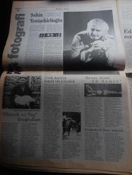 Siyah Beyaz Gazetesi - Turkish Newspaper - 15 Ocak 1996 - bugün Nazım Hikmet'in doğum günü - ANAYOL'a anketli baskı - Süleyman Demirel Bizans kurnazı - refah partisi'nde küskünler hareketi - Nazım Hikmet'in çevirmeni Lussu Türkiye'de - Avrupa Birliği 96 için karamsar - söyleşi Şevket Belgin - ABD suyu Suriye bulandırıyor - Şimdi de korucu karakolları - öğretmen dünyası dergisi 17 yaşında - AK Parti milletvekili Kahraman Emmioğlu bütün okullarda Osmanlıca okutulsun - DSP'li Çetin Bilgir iman tazeledi - Metin Göktepe olayında gelişme - İngiliz solu yol ayrımında - Bill Clinton'dan çok taraflı görüşme - islamcılar 24 Aralık'ı  değerlendirdi yazan kelime Ata Yazı Dizisi - Füsun Demirel Fotoğrafı - felsefeci yazar öğretmen aktör Şahin Yenişehirlioğlu - Galatasaray'ın savunması koridor - Beşiktaş'ın 3. Lig takımına yenilmesi - Fani Madida Antalyaspor'un göz bebeği - Ülker play off'a doğru - Türkiye'nin ulusal serveti insan gücü - tuvalette okumak hemoroid yapıyor - Başbakan Tansu Çiller