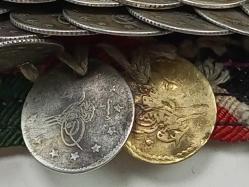 Antika 160 Adet Osmanlı Gümüşü ve Osmanlı Altını Olan Gelin Fesi