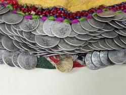 Antika 160 Adet Osmanlı Gümüşü ve Osmanlı Altını Olan Gelin Fesi