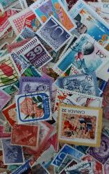 LOT.17 » 220 Adet damgalı yabancı pul lotu- dünya pulları- bol çeşitli