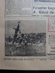 Ege Ekspres Gazetesi - 22 Ekim 1962 - Turkish Newspaper - Adalet Partisinde cumhurbaşkanı adayı için tartışmalar - Cemal Gürsel bazı milli birlik komitesi üyeleri ile görüştü - profesör Ali Fuat Başgil CHP'nin maziye ait çok günahı var dedi - Adalet Partisi Başkanı Ragıp Gümüşpala gazetecilerle görüşürken Fotoğrafı - CHP 1957'ye nazaran daha az oy kazandı - Büyük Millet Meclisi ilk toplantısını çarşamba yapacak - Kasım Gülek'in beyanatı - eski başbakanlardan Şemsettin Günaltay toprağa verildi - bekleyeceğim yazan Melahat Faik Gökmen - balıkçı ve kasap dükkanları fayans ve yağlı boyalı olacak - Nuh'un Ankara makarnası eğlence programında Sevim Tanürek - Cumhuriyet Bayramı haftası şerefine aşktan da üstün filmi başrollerde Ayhan Işık Ahmet Mekin Peri Han Konak Şenocak sinemalarında - 5 İzmir takımı dün 4 puan alabildi - Spor Toto neticeleri - fırsatlar kaçıran Göztepe Ankaragücü ile yenişemedi - Fenerbahçe Kızılbayrak oynuyor - Yelken yarışları hadiseli geçti - Galatasaray 2 PTT 0