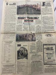 TERCÜMAN GAZETESİ - DOĞUM GÜNÜ HEDİYESİ (TURKISH NEWSPAPPER) - 21 OCAK 1985 - SADECE TEK YAPRAKTIR -Turgut Özal-Cueller-Sıvgın-Çap-Sunalp-Sezgin-Kocasıpaşaoğlu-Koçman-Musavi-Somali Milli Savunma Bakanı Samatar-Johnny Logan-Erdal İnönü-Rauf Tamer-Ahmet Kabaklı-Kaya Adalıoğlu-Anlaşma ümidi Zirve den düştü-New York görüşmeleri Cuellar ın çabalarına rağmen temenni den öteye gidemedi-5 yılında 24 Ocak Kararları tekrar tartışma gündeminde-İran la iki ayrı boru hattı için mutabakat sağlandı-Türk İran ekonomik ilişkilerinde patlama bekleniyor-Korgeneral Samatar İstanbul a hayran kaldı-Hükümet sallanıyor-Türkiye cennet gibi-Özal bugün televizyonda KDV yi anlatacak-İnönü Aklımdan bile geçmeyen sözler bana atfediliyor-Çiçeği burnunda doktor 41 köye sağlık götürüyor-Kızamık ve grip salgın halinde-Gün ışığında-İcraatın içinden-Buğday problemi büyüyor-Yeşeren buğday tarlasında basın toplantısı düzenledi-Üreticiler enflasyon artışı ve tarım ürünlerinin ithalatı bizi daha da yoksullaştırıyor-İthalat y