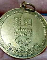 TRIMM SPIELE 1972 OLİMPİYAT OYUNLARI HATIRA MADALYASI (halk sporu etkinliklerine katılanlara verilen anı / katılım madalyası)