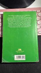 YEŞİL KİRAZ - GÜLTEN DAYIOĞLU - DOĞAN KARDEŞ İLKGENÇLİK KİTAPLIĞI - YAPI KREDİ YAYINCILIK 9. BASKI 1997 - DİKKAT KİTAP BİRAZ HIRPALANMIŞ HALİYLE...
