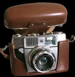 LOT.1 » Agfa Optima 1a Vizörlü 35mm Filmli Fotoğraf Makinesi Almanya üretimi çalışır durumda orijinal kılıf ile birlikte (sıfır durumda)