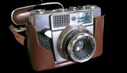 Agfa Optima 1a Vizörlü 35mm Filmli Fotoğraf Makinesi Almanya üretimi çalışır durumda orijinal kılıf ile birlikte (sıfır durumda)
