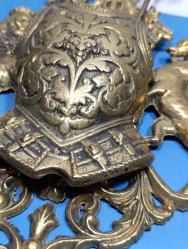 RF28---PİRİNÇ DÖKÜM AT,ASLAN VE ZIRH DEKORLU DUVAR SÜSÜ