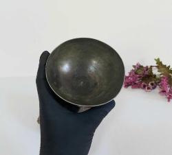 Antika Savatlı Tas - Çiçek ve Eski Yazı Süslemeli Şifa Tası