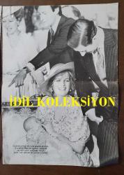 PRENSES DIANA'NIN FOTOĞRAFLI DERGİ SAYFASI (3 YAPRAK, TOPLAM 6 SAYFA) - A MAGAZINE CLIPPING OF PRINCESS DIANA - 32 x 23 cm EBADINDA - FRANSIZCA DERGİDEN, PRINCESS DIANA & PRINCE WILLIAM ve KRALİYET AİLESİNİN TOPLUCA FOTOĞRAFI