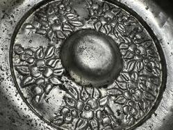 Antika Bakır Hamam Tası - Çiçek Süslemeli Göbekli - Şifa Tası - Çok Büyük Boy - GÜMÜŞ RENKLİ