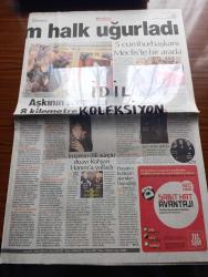 Hürriyet Gazetesi- Sadece 4 sayfadır içinden12 Kasım 2006 - Bülent Ecevit'i hem devlet hem halk uğurladı Fotoğrafı - Rahşan Ecevit aşkının ardından 8 kilometre yürüdü Fotoğrafı - imamın dili sürçtü duayı Rahşan Ecevit'e yolladı - 5 Cumhurbaşkanı mecliste bir arada - Rauf Denktaş Mehmet Ali Talat Kenan Evren Ahmet Necdet Sezer ve Süleyman Demirel Bülent Ecevit'in tabutunun başında buluştu Fotoğrafı - Rahşan Ecevit MHP Genel Başkanı Devlet Bahçeli'nin yüzüne bakmadı Fotoğrafı - Rahşan Ecevit 7. Cumhurbaşkanı Kenan Evren'e de bakmadı - Bülent Ecevit'in hayatını kurtaran FBI ajanı Bernard Johnson'dan başsağlığı mesajı - Bülent Ecevit'in cenaze töreninde Türkiye laiktir laik kalacak sloganları - zonguldak'tan gelen madenciler de cenazedeydi Fotoğrafı - Bülent Ecevit'e Karaoğlan ismini takan Şehzade Şahin de cenazedeydi Fotoğrafı - askerlerin Bülent Ecevit'e vedası Cennet kapısından - Azerbaycan devlet başkanı İlham Aliyev'den Çelenk - Recep Tayyip Erdoğan AKP 2. Olağan kongresinde Fotoğrafı