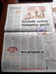 Hürriyet Gazetesi- Sadece 4 sayfadır içinden12 Kasım 2006 - Bülent Ecevit'i hem devlet hem halk uğurladı Fotoğrafı - Rahşan Ecevit aşkının ardından 8 kilometre yürüdü Fotoğrafı - imamın dili sürçtü duayı Rahşan Ecevit'e yolladı - 5 Cumhurbaşkanı mecliste bir arada - Rauf Denktaş Mehmet Ali Talat Kenan Evren Ahmet Necdet Sezer ve Süleyman Demirel Bülent Ecevit'in tabutunun başında buluştu Fotoğrafı - Rahşan Ecevit MHP Genel Başkanı Devlet Bahçeli'nin yüzüne bakmadı Fotoğrafı - Rahşan Ecevit 7. Cumhurbaşkanı Kenan Evren'e de bakmadı - Bülent Ecevit'in hayatını kurtaran FBI ajanı Bernard Johnson'dan başsağlığı mesajı - Bülent Ecevit'in cenaze töreninde Türkiye laiktir laik kalacak sloganları - zonguldak'tan gelen madenciler de cenazedeydi Fotoğrafı - Bülent Ecevit'e Karaoğlan ismini takan Şehzade Şahin de cenazedeydi Fotoğrafı - askerlerin Bülent Ecevit'e vedası Cennet kapısından - Azerbaycan devlet başkanı İlham Aliyev'den Çelenk - Recep Tayyip Erdoğan AKP 2. Olağan kongresinde Fotoğrafı