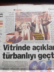 Hürriyet Gazetesi- Sadece 4 sayfadır içinden12 Kasım 2006 - Bülent Ecevit'i hem devlet hem halk uğurladı Fotoğrafı - Rahşan Ecevit aşkının ardından 8 kilometre yürüdü Fotoğrafı - imamın dili sürçtü duayı Rahşan Ecevit'e yolladı - 5 Cumhurbaşkanı mecliste bir arada - Rauf Denktaş Mehmet Ali Talat Kenan Evren Ahmet Necdet Sezer ve Süleyman Demirel Bülent Ecevit'in tabutunun başında buluştu Fotoğrafı - Rahşan Ecevit MHP Genel Başkanı Devlet Bahçeli'nin yüzüne bakmadı Fotoğrafı - Rahşan Ecevit 7. Cumhurbaşkanı Kenan Evren'e de bakmadı - Bülent Ecevit'in hayatını kurtaran FBI ajanı Bernard Johnson'dan başsağlığı mesajı - Bülent Ecevit'in cenaze töreninde Türkiye laiktir laik kalacak sloganları - zonguldak'tan gelen madenciler de cenazedeydi Fotoğrafı - Bülent Ecevit'e Karaoğlan ismini takan Şehzade Şahin de cenazedeydi Fotoğrafı - askerlerin Bülent Ecevit'e vedası Cennet kapısından - Azerbaycan devlet başkanı İlham Aliyev'den Çelenk - Recep Tayyip Erdoğan AKP 2. Olağan kongresinde Fotoğrafı